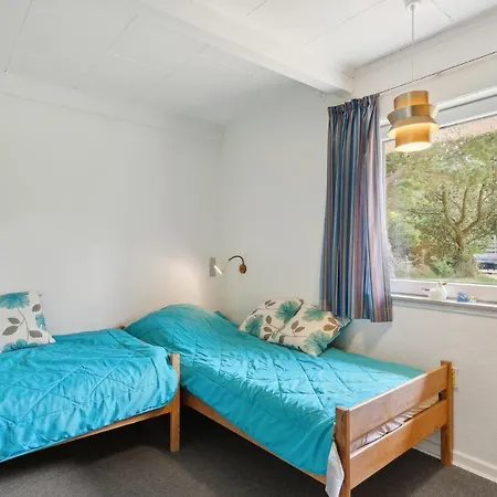 In Rm With Wifi And 3 Bedrooms *