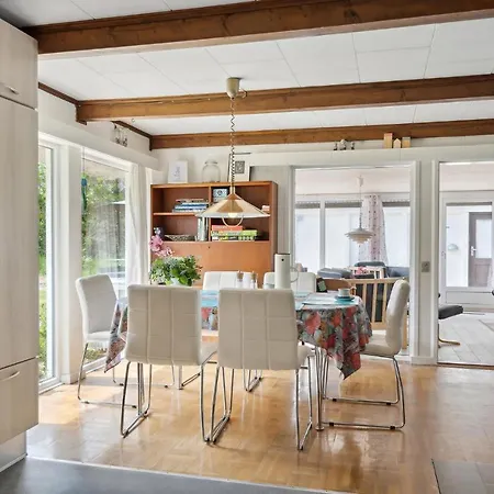 בית נופש In Rm With Wifi And 3 Bedrooms